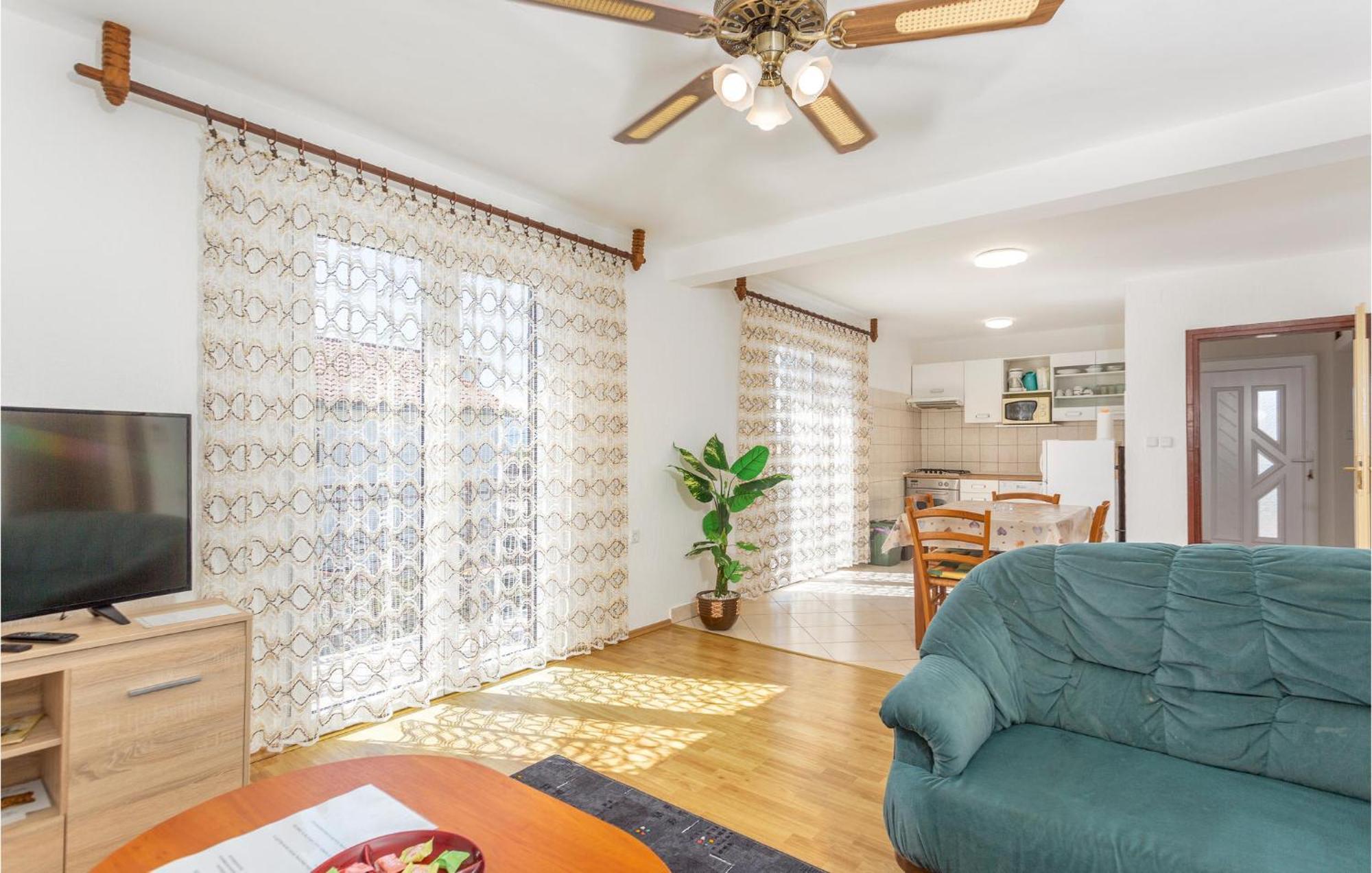 Lovely Apartment In Krk With Kitchen Brzac Ngoại thất bức ảnh