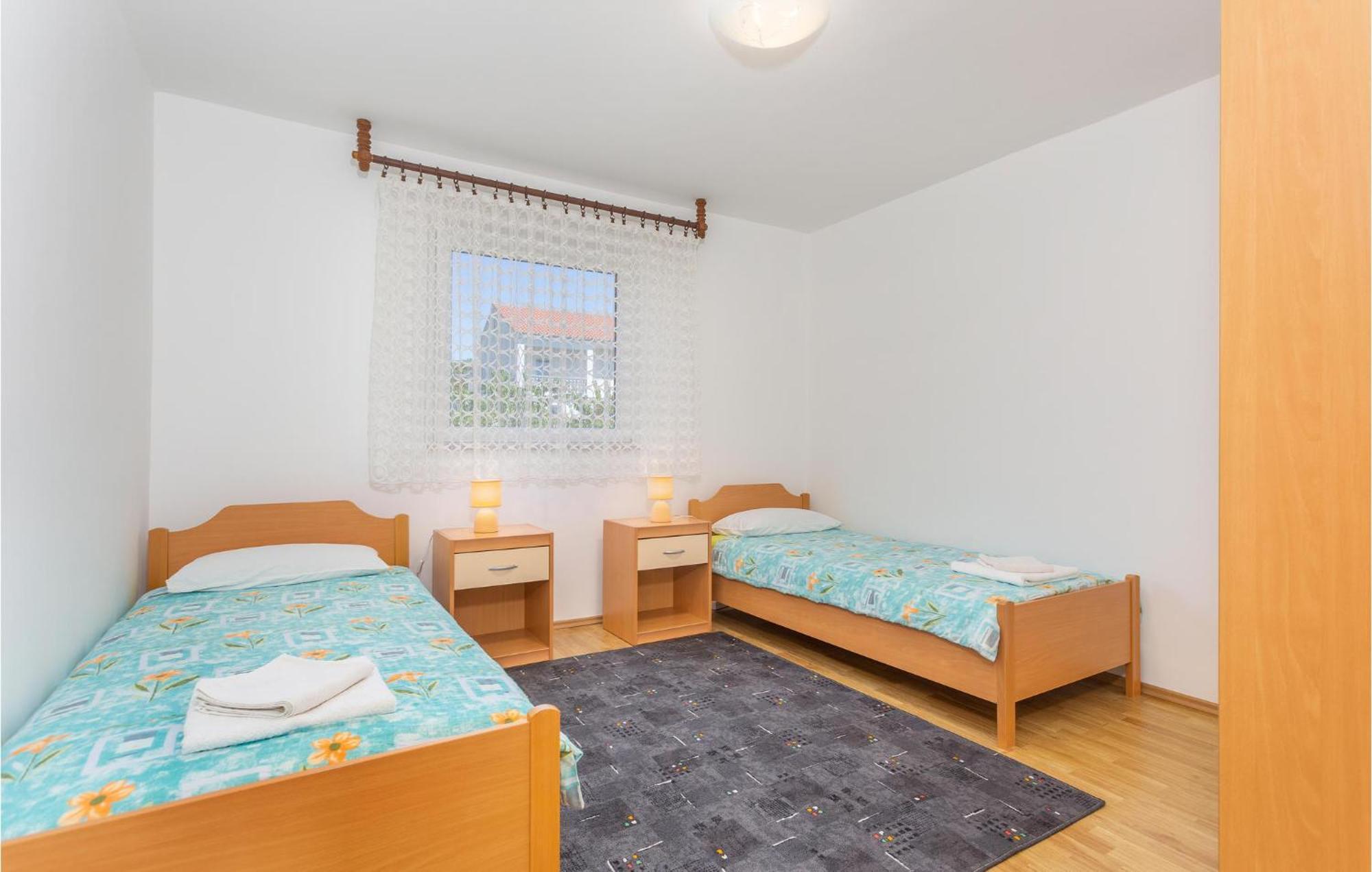 Lovely Apartment In Krk With Kitchen Brzac Ngoại thất bức ảnh